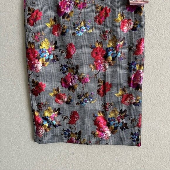 ECI Women's Floral Pencil Skirt - Gray and Red Steampunk - Picture 5 of 11